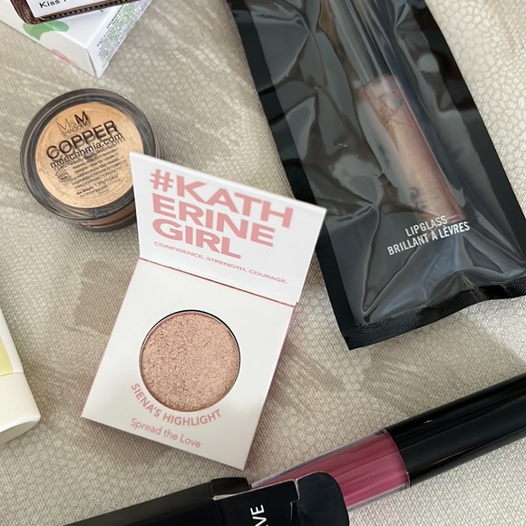 MAC, Trust Fund Beauty, Laritzy, Meech and Mia, Sephora - Picture 4 of 6